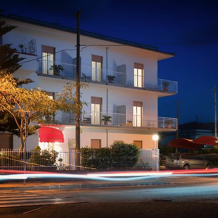 סקאורי Minturnae Hotel מראה חיצוני תמונה