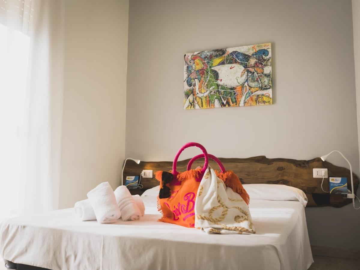 סקאורי Minturnae Hotel מראה חיצוני תמונה