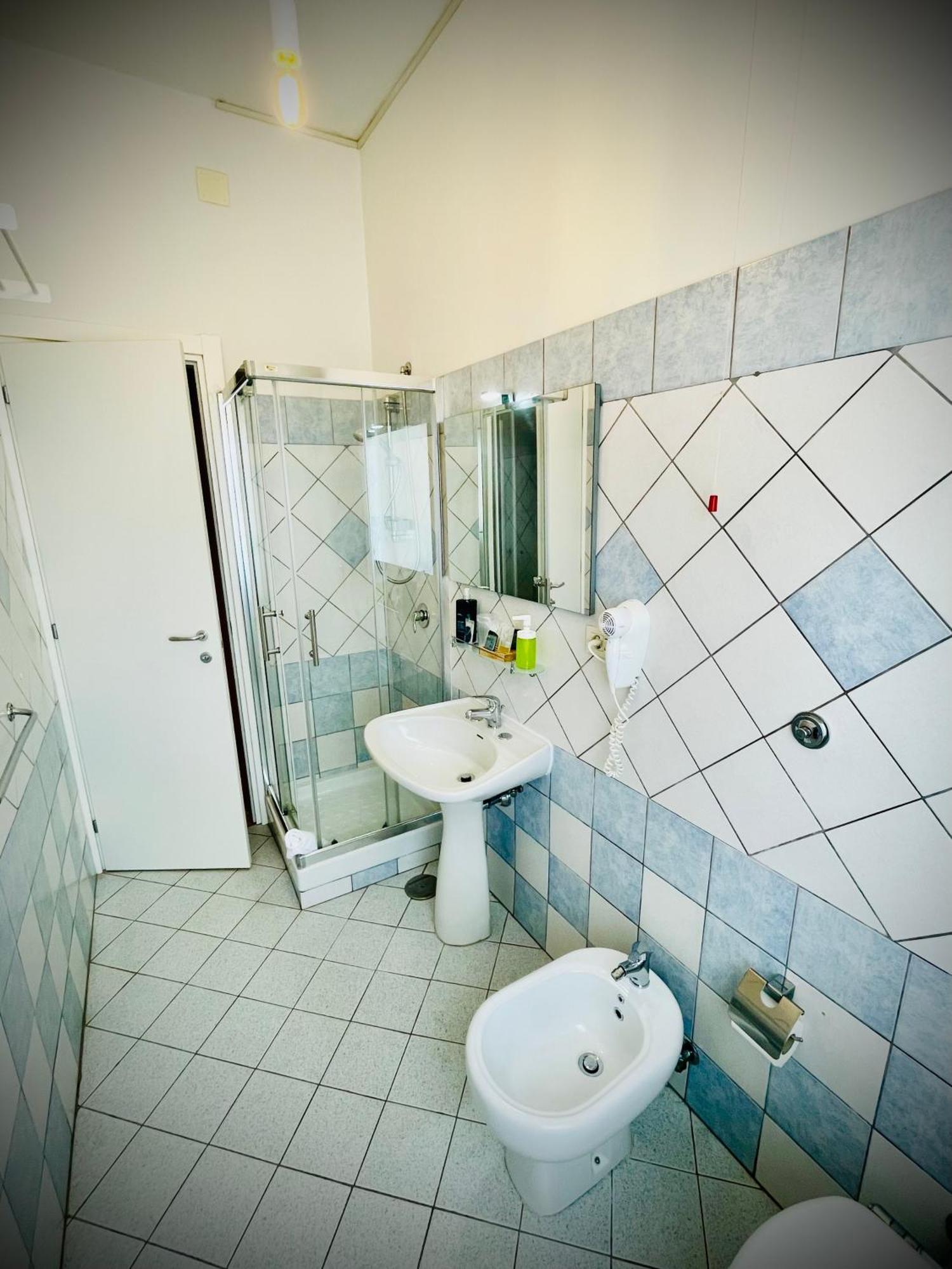 סקאורי Minturnae Hotel מראה חיצוני תמונה