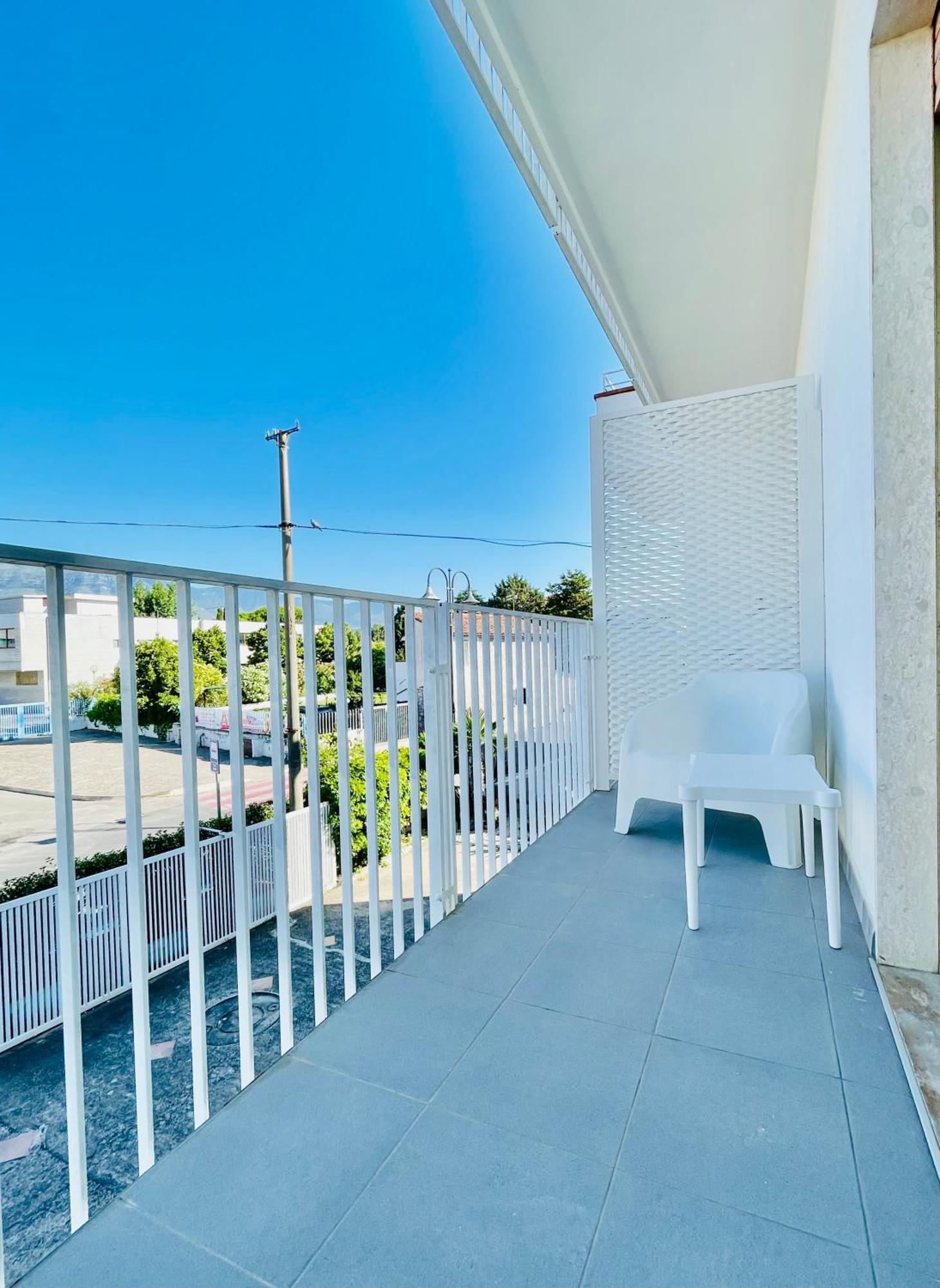 סקאורי Minturnae Hotel מראה חיצוני תמונה