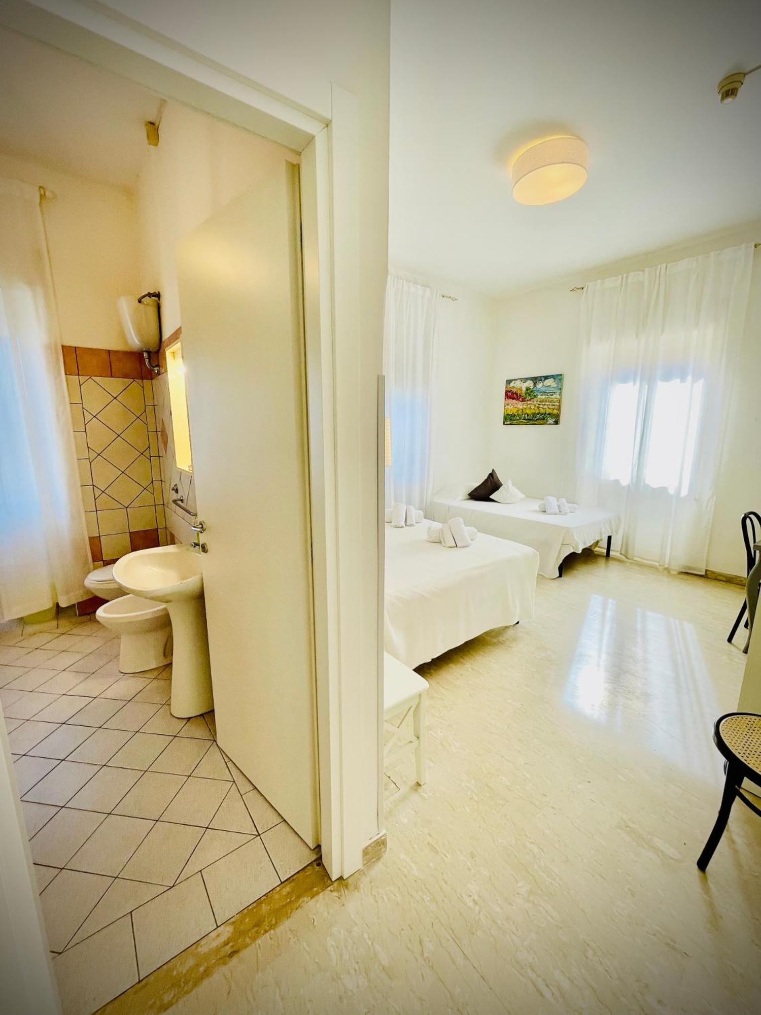סקאורי Minturnae Hotel מראה חיצוני תמונה