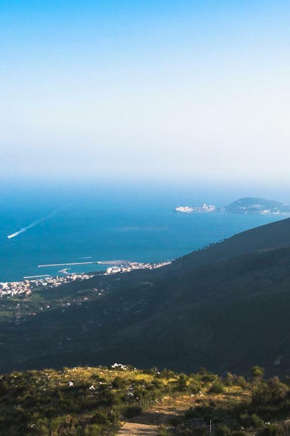 סקאורי Minturnae Hotel מראה חיצוני תמונה