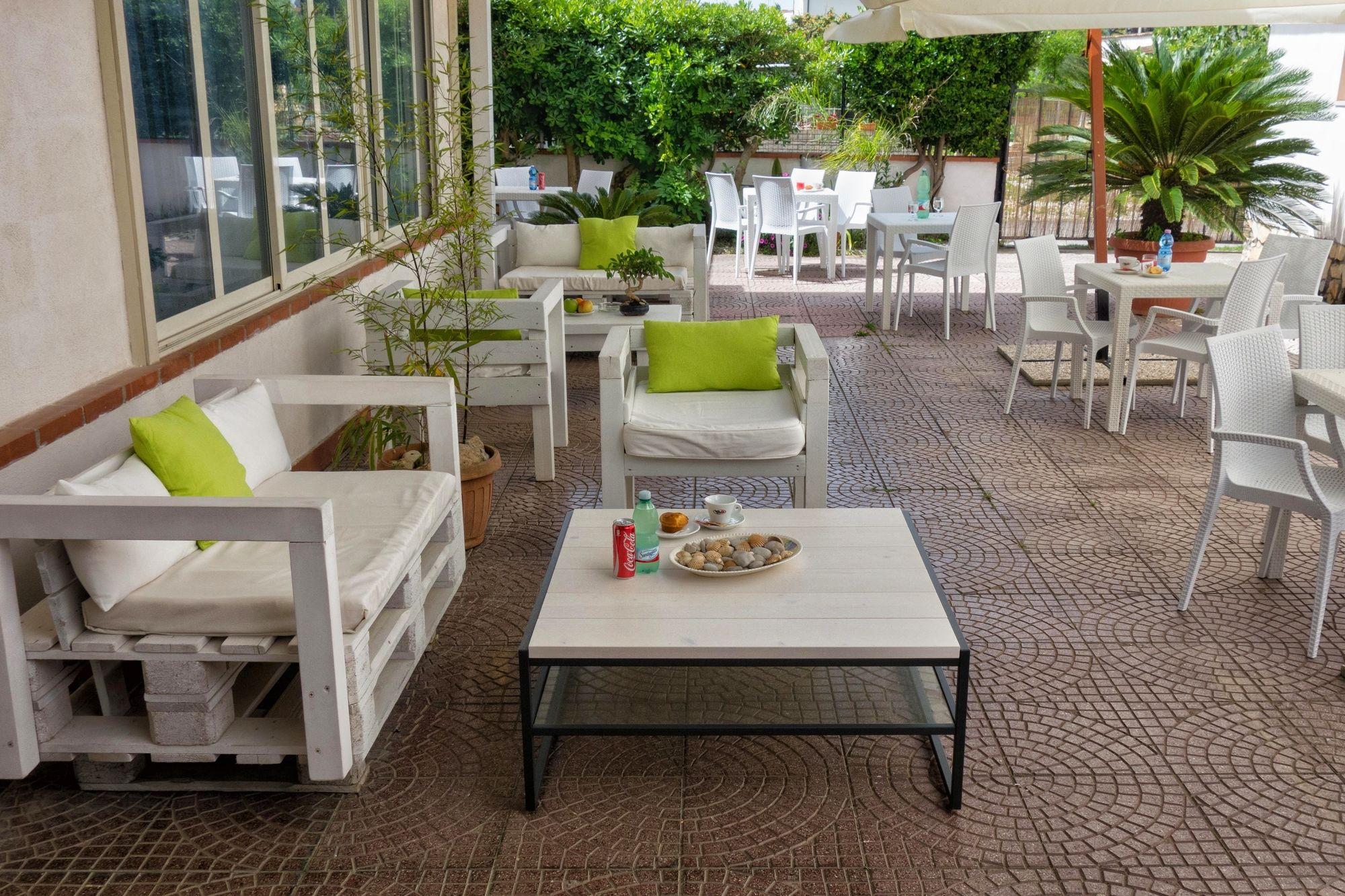 סקאורי Minturnae Hotel מראה חיצוני תמונה
